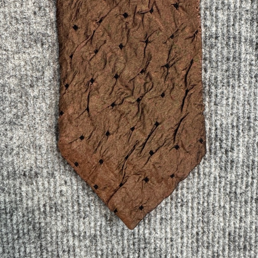 Chesterfield Mens Brown Crinkle Texture Diamond Dot Acrylic Rayon Necktie 3.5in